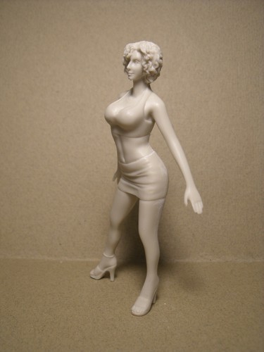 Figurine girl luna - ,
