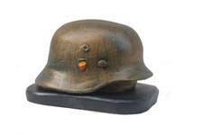 Casque Allemand WW2 - Presse Papier sur socle   ( Hauteur : 6 cm ) 📌5a