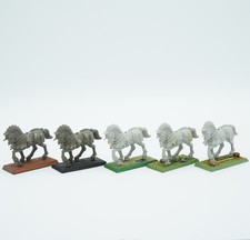 Warhammer Fantasy Battle Empire Barded Steeds set of 5 plastic miniatures