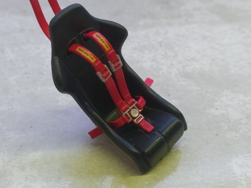 Siège baquet tuning - 1/18,