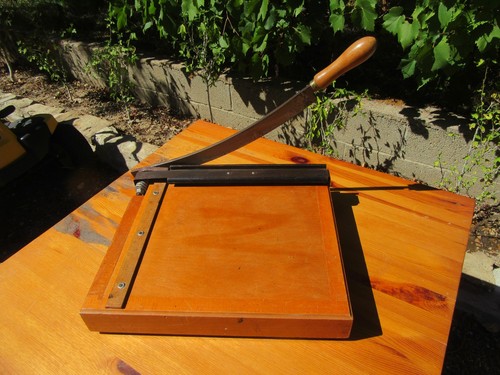 Guillotine coupe papier - de, coupe-papier