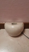 Vase en marbre beige pour
