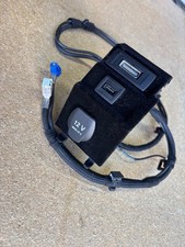 A 2318202915 MERCEDES BENZ USB