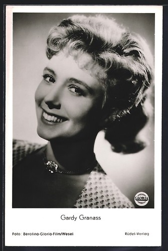 Actrice gardy granass robe - gardy, en