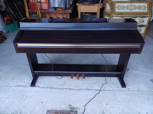 Piano yamaha clavinova - yamaha,