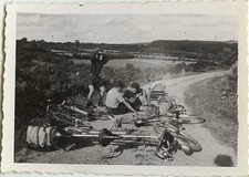 OLD PHOTO - VINTAGE SNAPSHOT - BIKE BICYCLE TRAVEL TANDEM FUNNY - BIKE