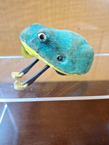 Wind shuco frog flippo toy - shuco,