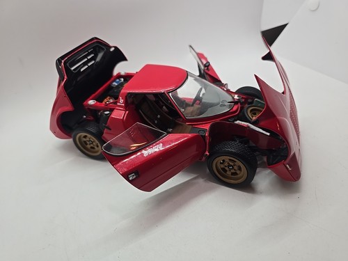 New kyosho 08130r - 1/18,