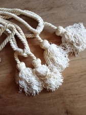 embrassses rideaux blanches 