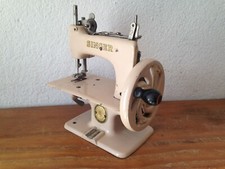 JOUET ANCIEN PETITE MACHINE A
