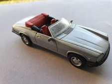 Jaguar XJ-S V12 1988 grise New Ray 1/43