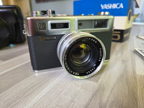 Appareil argentique yashica - appareil,