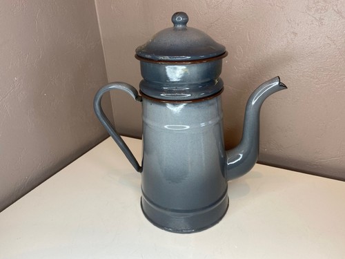 Cafetière ancienne tôle - en,