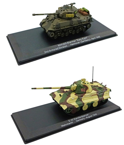Lot chars combat - lot, de