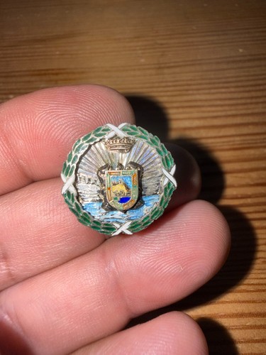 Insigne boutonnière - de,