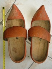 AR1- Ancienne PAIRE DE SABOTS BOIS et cuir  taille 41