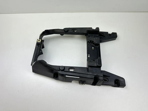 Plastique boucle arriere bmw - plastique,