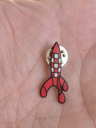 Pin tintin marché sur - a,
