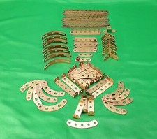 67 PIECES MECCANO- ( VOIR LE DETAIL SUR LA PHOTO )