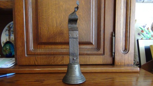Ancienne cloche porte - de,