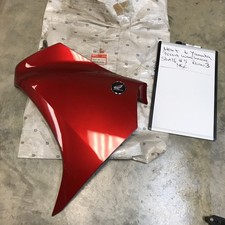 OEM Honda VFR1200F CANDY RED Left Middle Fairing Cowl New 64320-MGE-000ZC