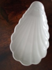 Ravier coquille en porcelaine
