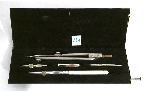 Ancienne boite compas lot 134 - ancienne,