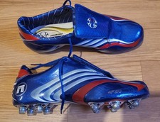 Crampons Adidas Tunit X32