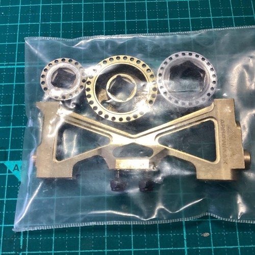 Mugen mrx5 center bulkhead - mugen,