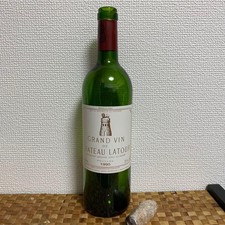 Bouteille vide de vin rouge