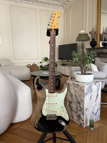 Fender stratocaster - fender,