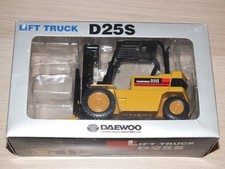 Chariot élévateur miniature