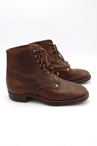 Ancien brodequin militaire