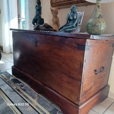 COFFRE ANCIEN NOYER SUPER JOLI