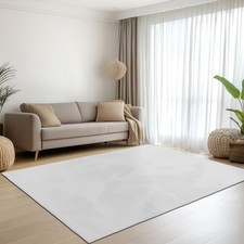 Tapis blanc doux et soyeux