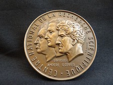 Médaille en bronze CNRS - profils de Lavoisier Ampère Cuvier / penseur de Rodin