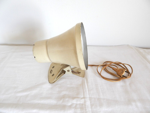 Ancienne lampe pince - à,