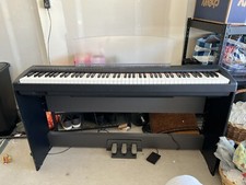 Yamaha P-85 Digital Piano