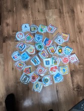 Lot de 34 petits Fanions en