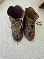 PAIRE DE CHAUSSURES POUR