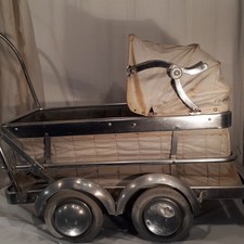 ancien landeau de bébé