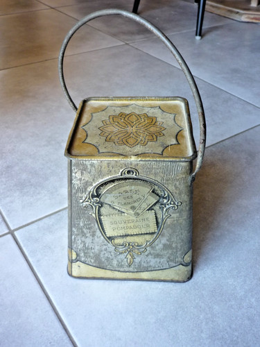 Ancien seau biscuits geslot - ancien,