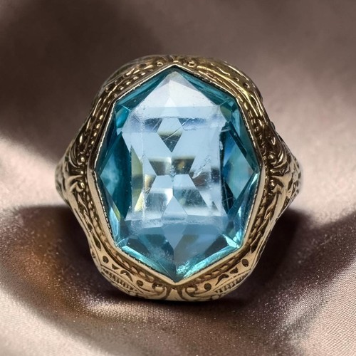 10k gold oval aquamarine ring - gold,