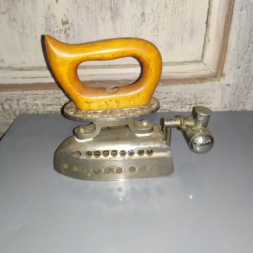 Ancien petit fer repasser - ancien,