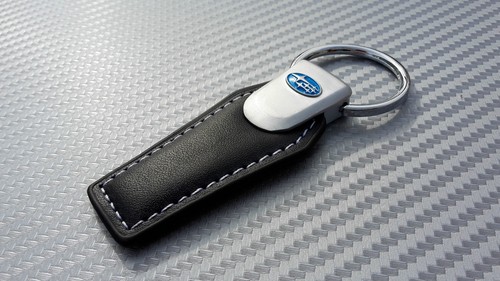 Magnifique porte clés subaru - porte,