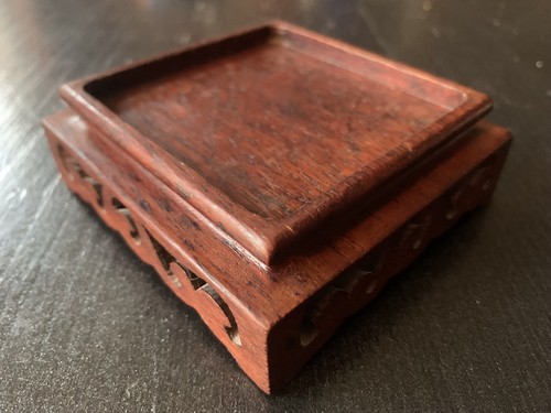 Socle carré pour vases - pour, ou