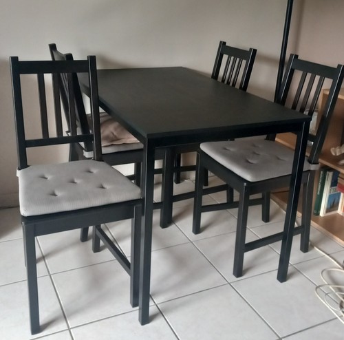 Table plus chaises avec - table,