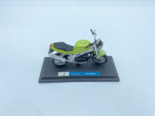 Modèle moto triumph - modèle,