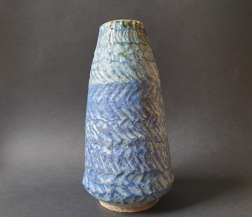 Vase grès tourné - , sculpté