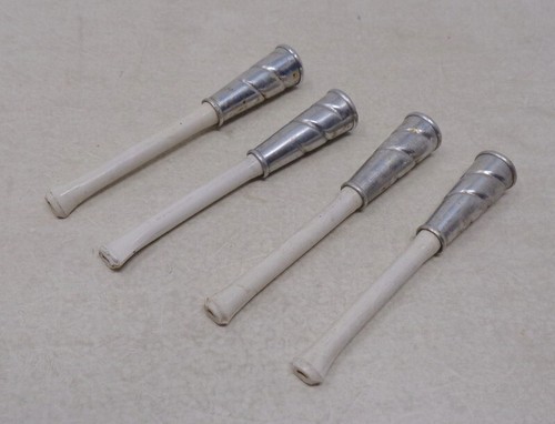 Lot fumes cigarette - 4,